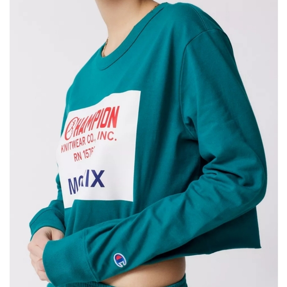 Champion UO Exclusive Heritage Long Sleeve Cropped Tee,Green, Originally $40.00 - Picture 5 of 7